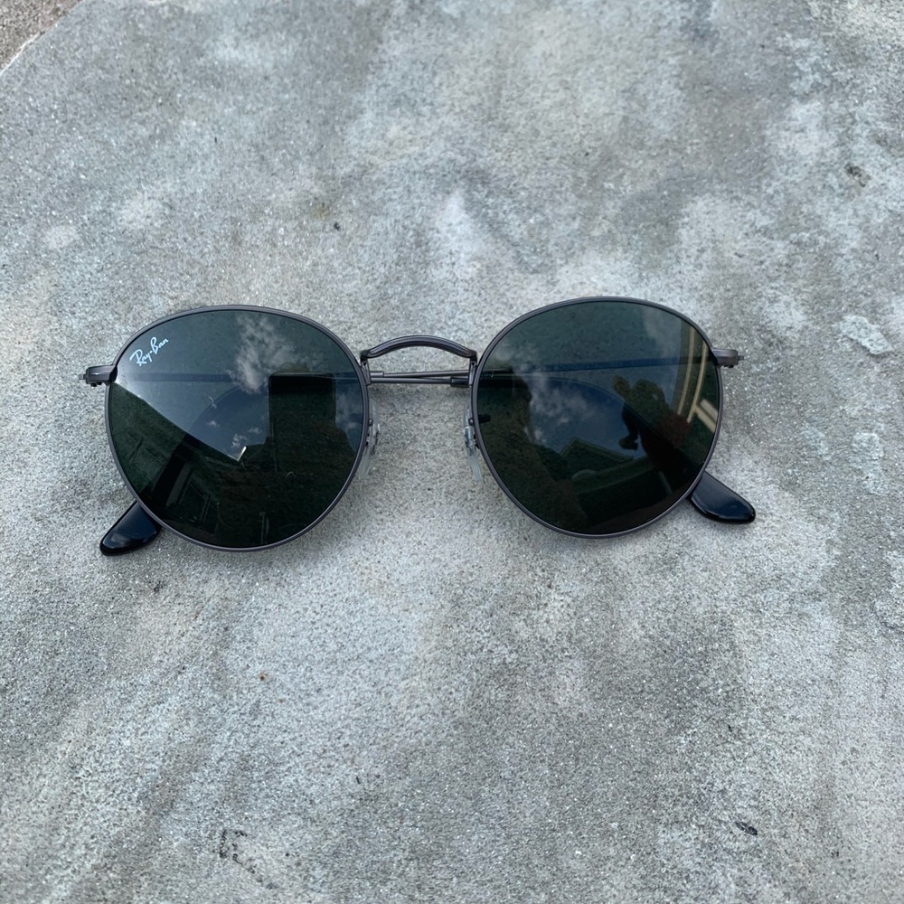 all black rayban round metal sunglasses